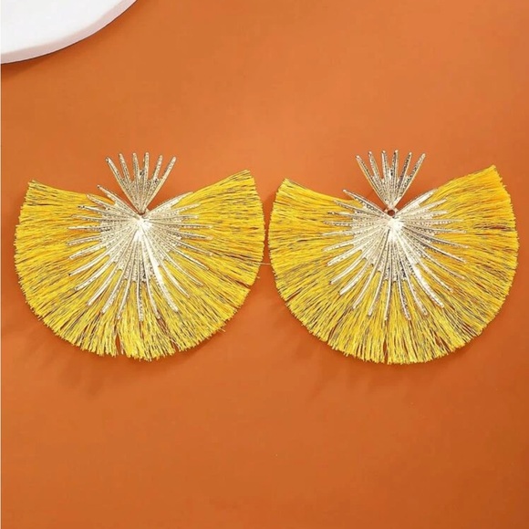 New! Fringe Earrings - Picture 4 of 4
